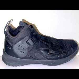 Nike Lebron Soldier XIII 13 Men/Youth Shoes - Used